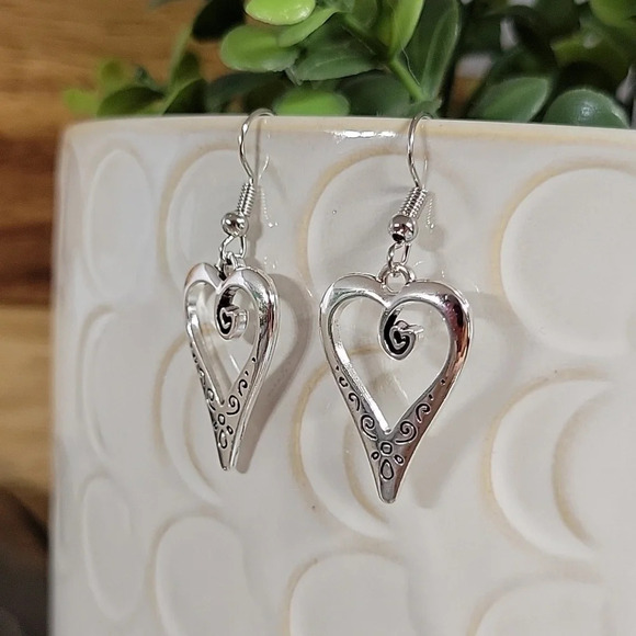 FOLK ART HEART DROP EARRINGS - Picture 5 of 6